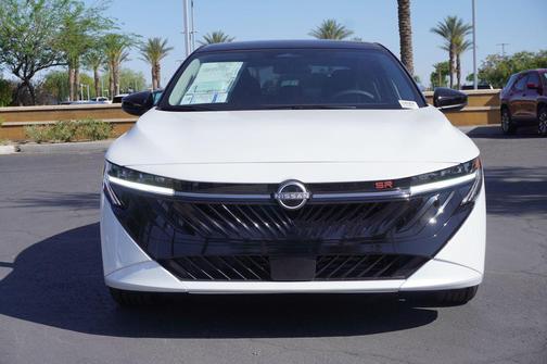 Aspen White Tricoat/Super Black 2026 Nissan Sentra SR