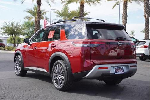 2022 Nissan Pathfinder SL
