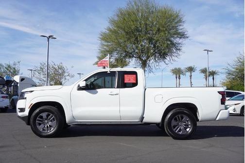 2025 Nissan Frontier SV