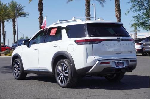 Everest White P 2025 Nissan Pathfinder Platinum