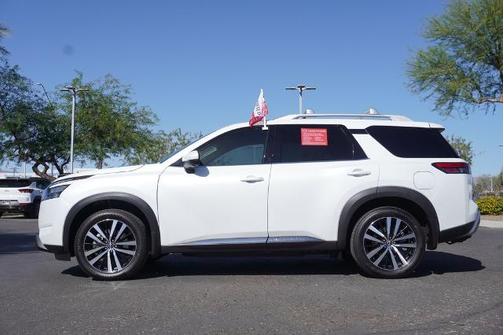 Everest White P 2025 Nissan Pathfinder Platinum