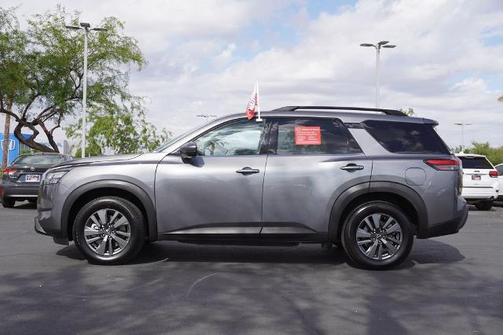 2024 Nissan Pathfinder SV
