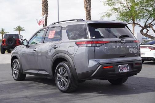 2024 Nissan Pathfinder SV