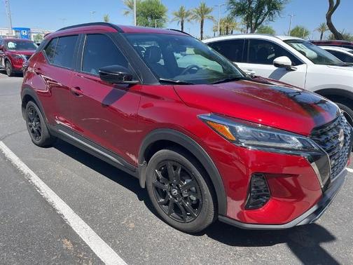 2023 Nissan Kicks SR