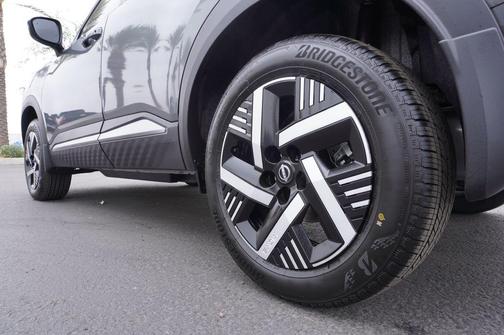 Gun Metallic 2026 Nissan Kicks SV