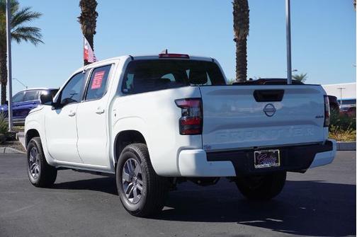 2025 Nissan Frontier SV
