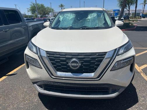 Pearl White Tricoat 2023 Nissan Rogue SV