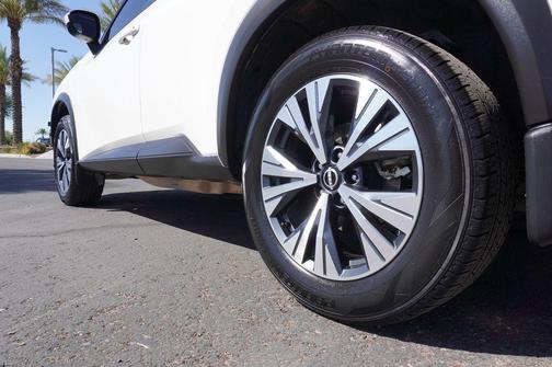 Pearl White Tricoat 2023 Nissan Rogue SV