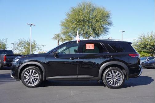 2025 Nissan Pathfinder SL