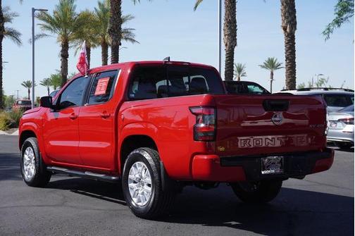 2022 Nissan Frontier SV