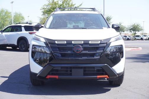 Everest White Pearl Tricoat 2026 Nissan Rogue Rock Creek