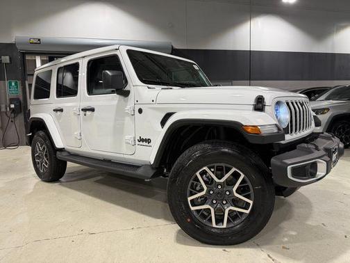 2025 Jeep Wrangler 4-Door Sahara 4x4