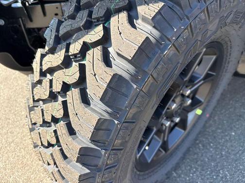 Granite Crystal Metallic Clearcoat 2026 Jeep Wrangler Willys