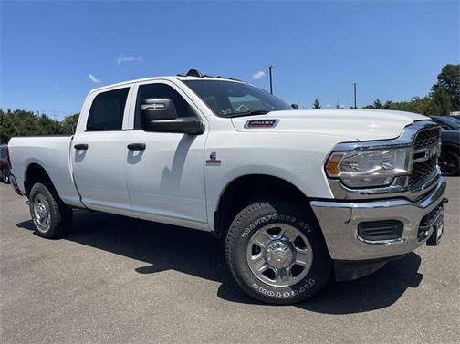 2024 RAM 2500 Tradesman Crew Cab 4x4 6'4' Box