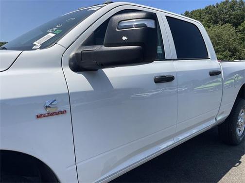 2024 RAM 2500 Tradesman Crew Cab 4x4 6'4' Box