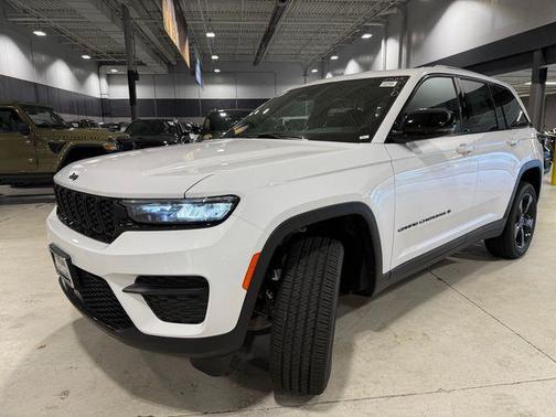 2025 Jeep Grand Cherokee Altitude
