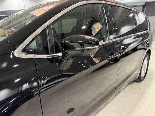 2025 Chrysler Pacifica L