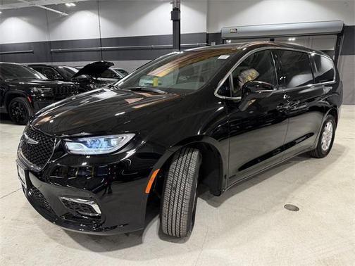 2025 Chrysler Pacifica L