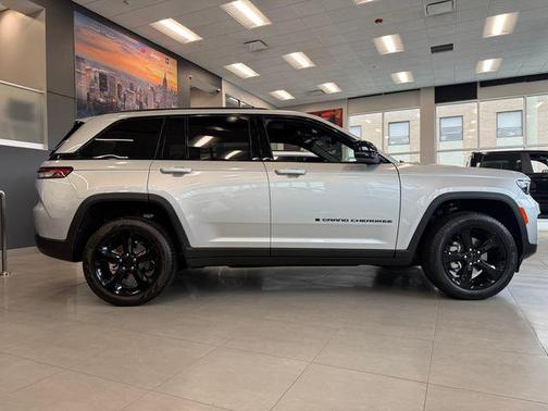 2025 Jeep Grand Cherokee Limited X