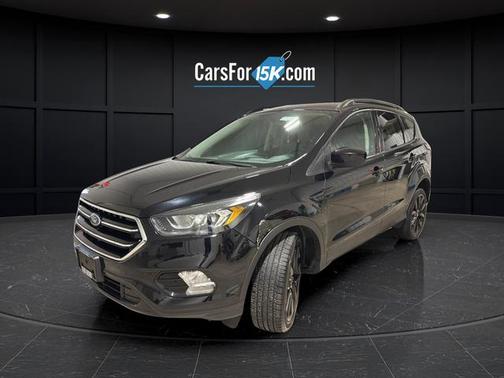 White Platinum Metallic Tri-Coat 2017 Ford Escape SE