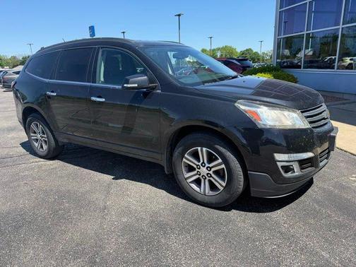 Mosaic Black Metallic 2017 Chevrolet Traverse 2LT