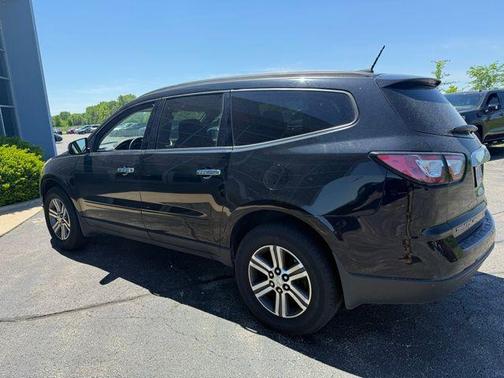 Mosaic Black Metallic 2017 Chevrolet Traverse 2LT