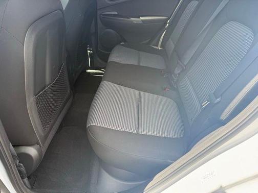 Chalk White 2020 Hyundai KONA SEL Plus