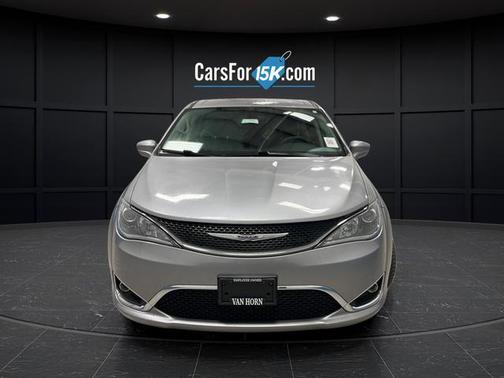 Billet Silver Metallic Clearcoat 2020 Chrysler Pacifica Touring
