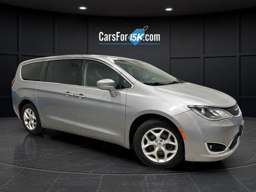 Billet Silver Metallic Clearcoat 2020 Chrysler Pacifica Touring