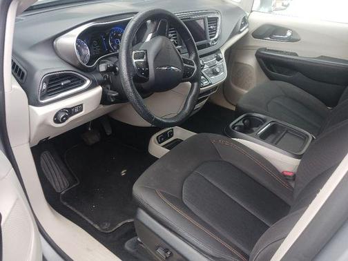 Billet Silver Metallic Clearcoat 2020 Chrysler Pacifica Touring