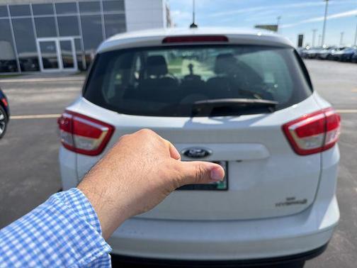 Oxford White 2017 Ford C-Max Hybrid SE