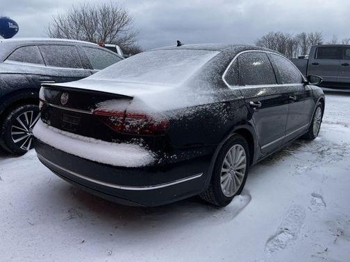 2017 Volkswagen Passat 1.8T SE