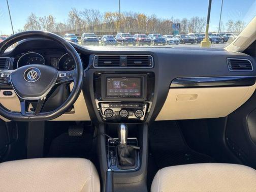 2017 Volkswagen Jetta 1.8T SEL