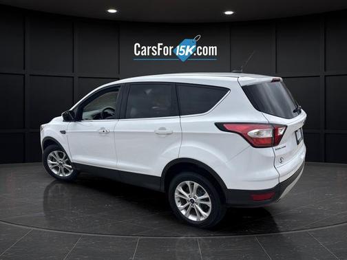 Oxford White 2019 Ford Escape SE