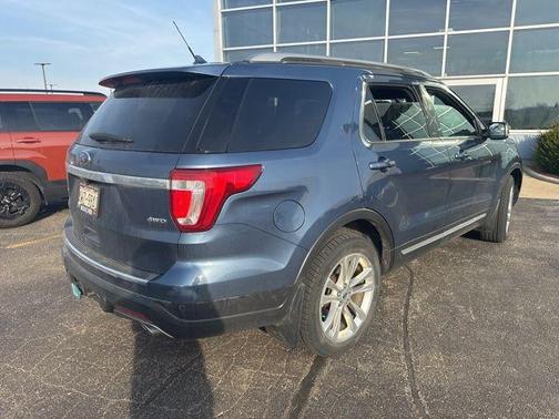 Blue Metallic 2018 Ford Explorer XLT