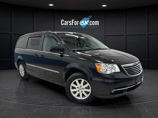 Brilliant Black Crystal Pearlcoat 2016 Chrysler Town & Country Touring