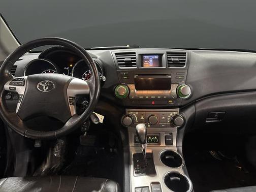 2012 Toyota Highlander SE