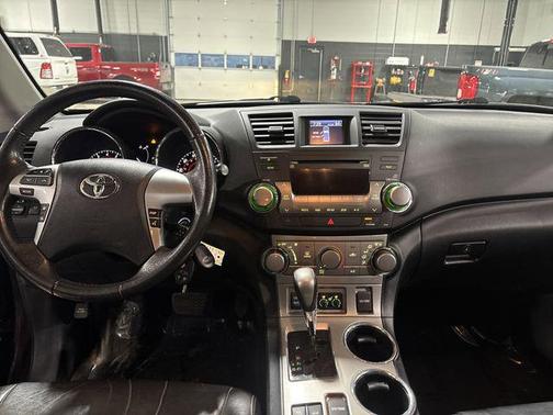2012 Toyota Highlander SE
