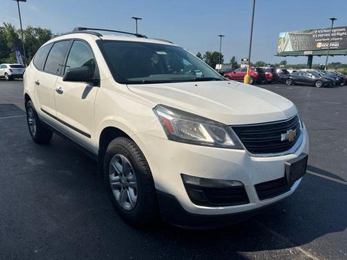 White 2015 Chevrolet Traverse LS