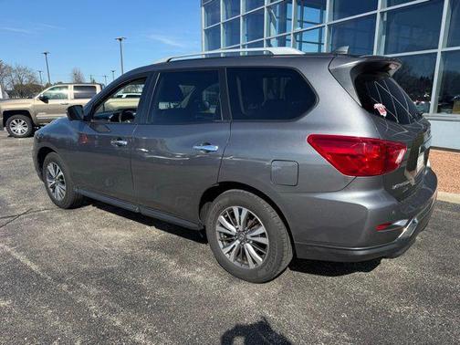 Gun Metallic 2019 Nissan Pathfinder SL