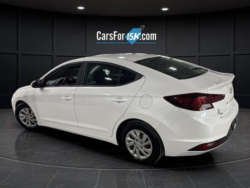 2019 Hyundai ELANTRA SE
