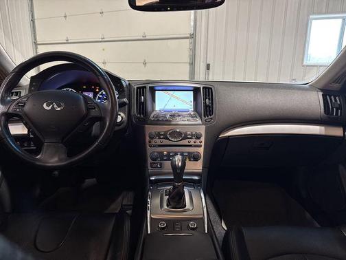2011 INFINITI G37x Base