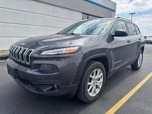 Granite Crystal Metallic Clearcoat 2017 Jeep Cherokee Latitude