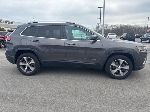 Granite Crystal Metallic Clearcoat 2019 Jeep Cherokee Limited