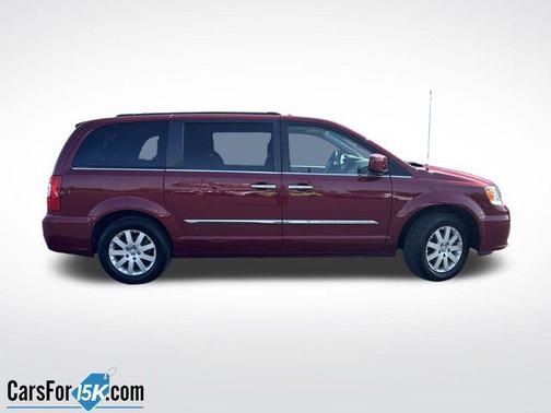 2016 Chrysler Town & Country Touring
