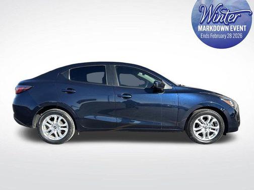 2017 Toyota Yaris iA Base