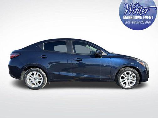 2017 Toyota Yaris iA Base