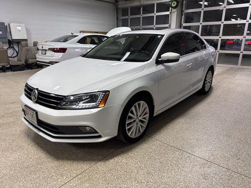2015 Volkswagen Jetta Auto SE w/Connectivity/Navigation