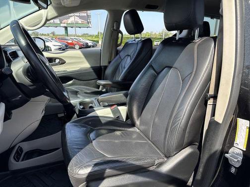 2018 Chrysler Pacifica Touring-L