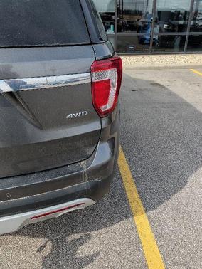 Magnetic 2016 Ford Explorer XLT